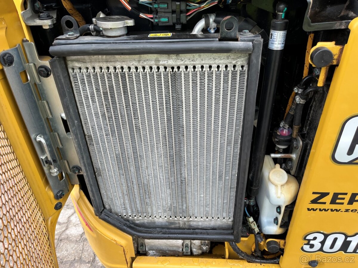 Prodám minibagr CAT 301.8 - 15