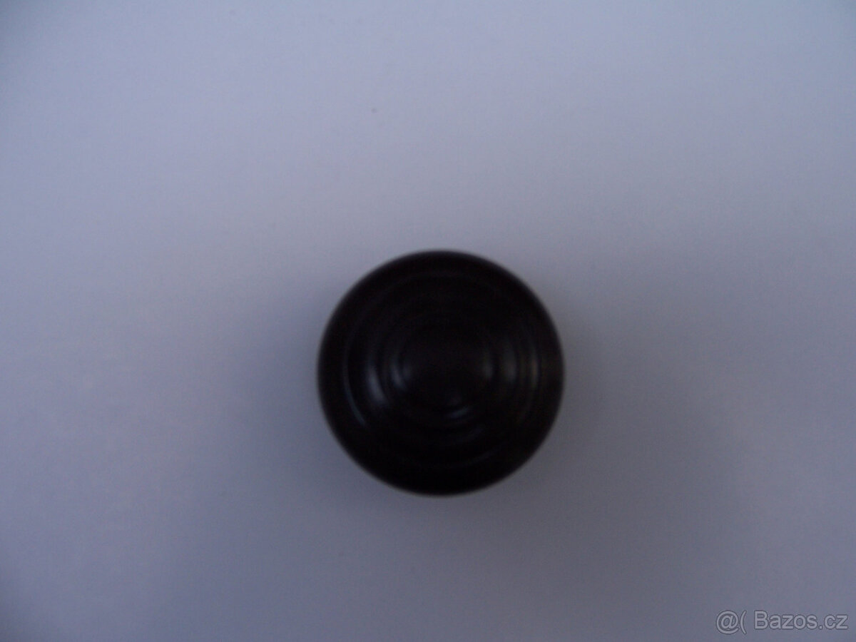 tlačítko starteru, plnič pneumatik - odluč. oleje na PV3S - 15