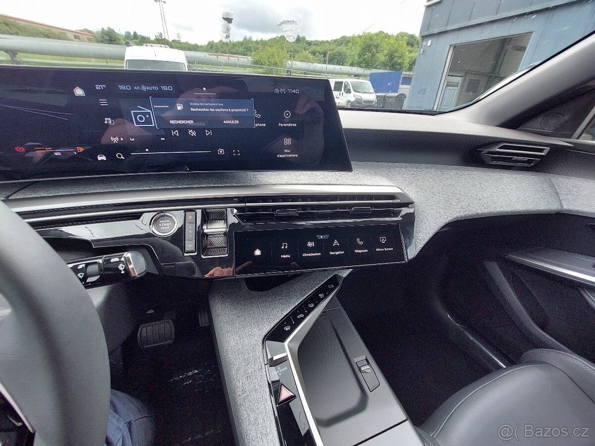 Peugeot 3008 Hybrid e-DCS 145 ALLURE - 15