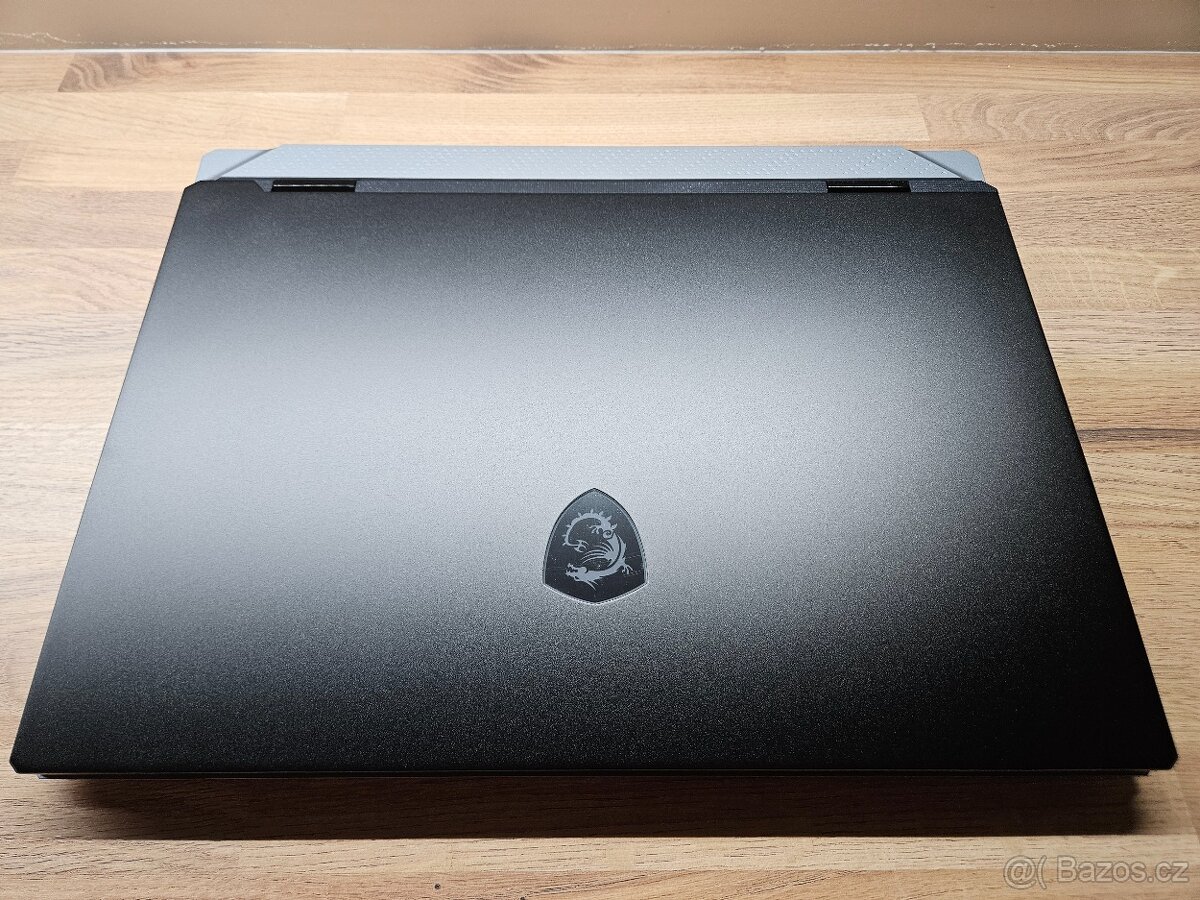 MSI TITAN 18 HX_U9-285HX_64GB_6000GB_RTX 5080 16GB_MINI LED - 15