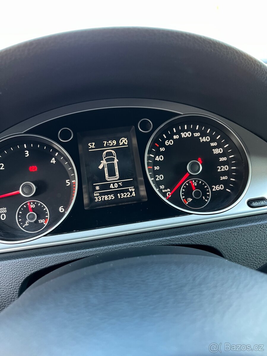 Volkswagen Passat 1.6tdi - 15