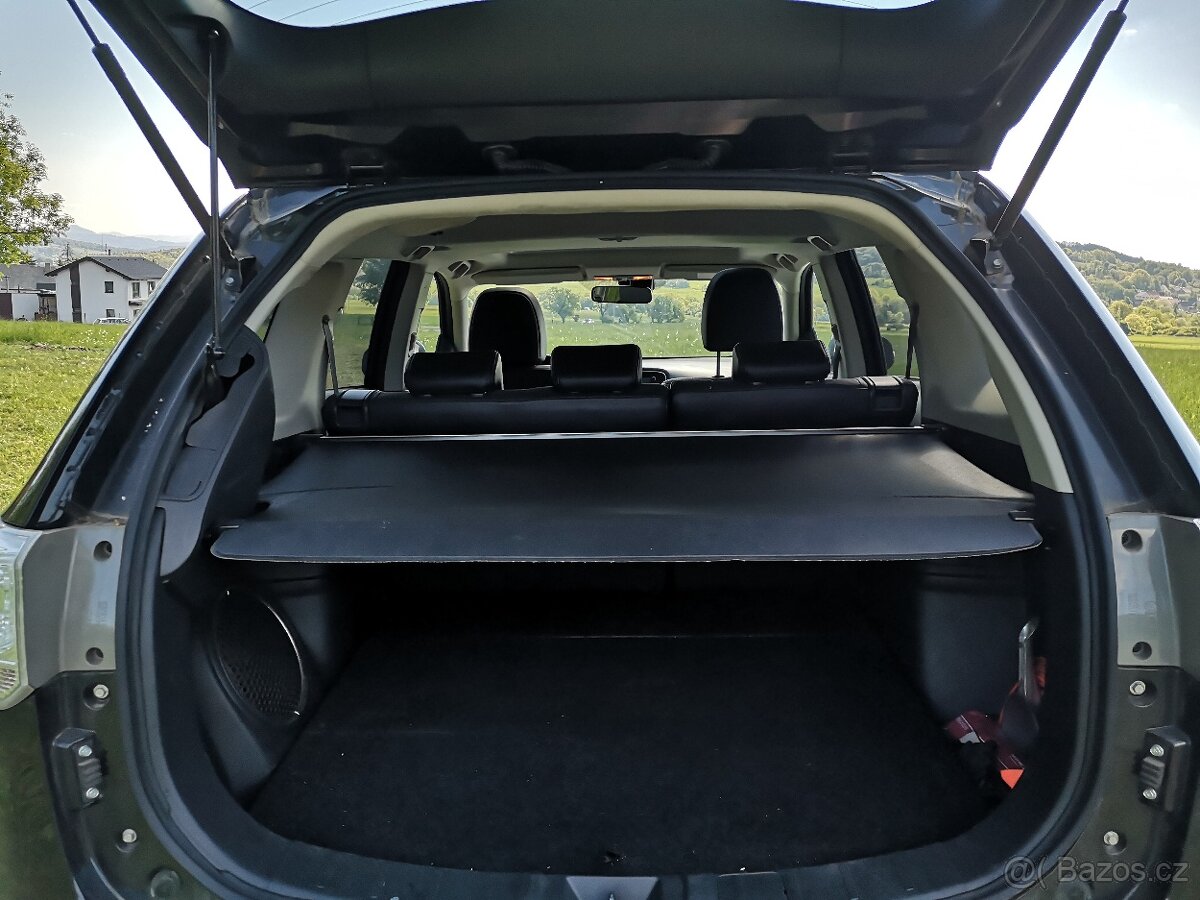 MITSUBISHI OUTLANDER PHEV HYBRID PLNÝ SERVIS - 15