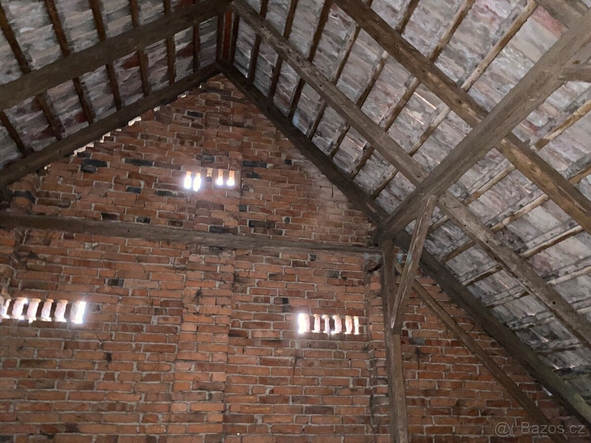 Prodám rodinný dům 3 + 1 s pěkným pozemkem 1000 m2 - 15