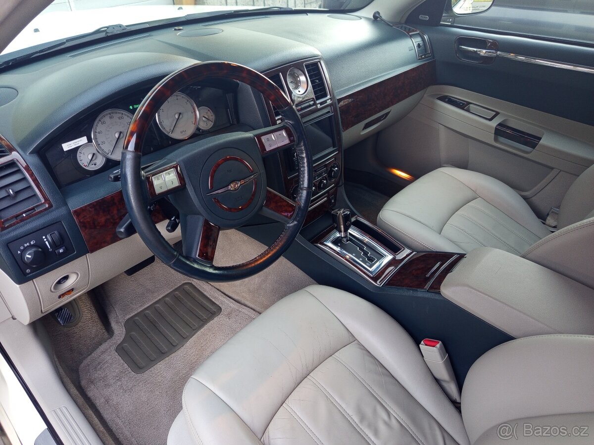 CHRYSLER 300C 5.7HEMI AWD VÝMĚNA MOŽNÁ - 15