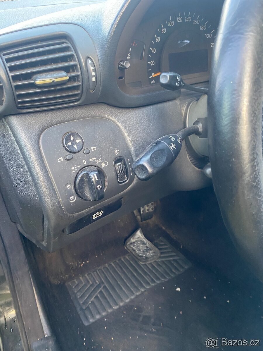 Mercedes Benz C w203 kombi díly - 15