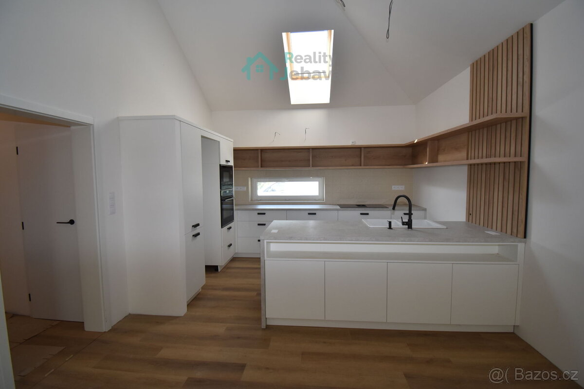 Prodej hrubé stavby RD 4+kk 143 m2, pozemek 520 m2, Klenovk - 15