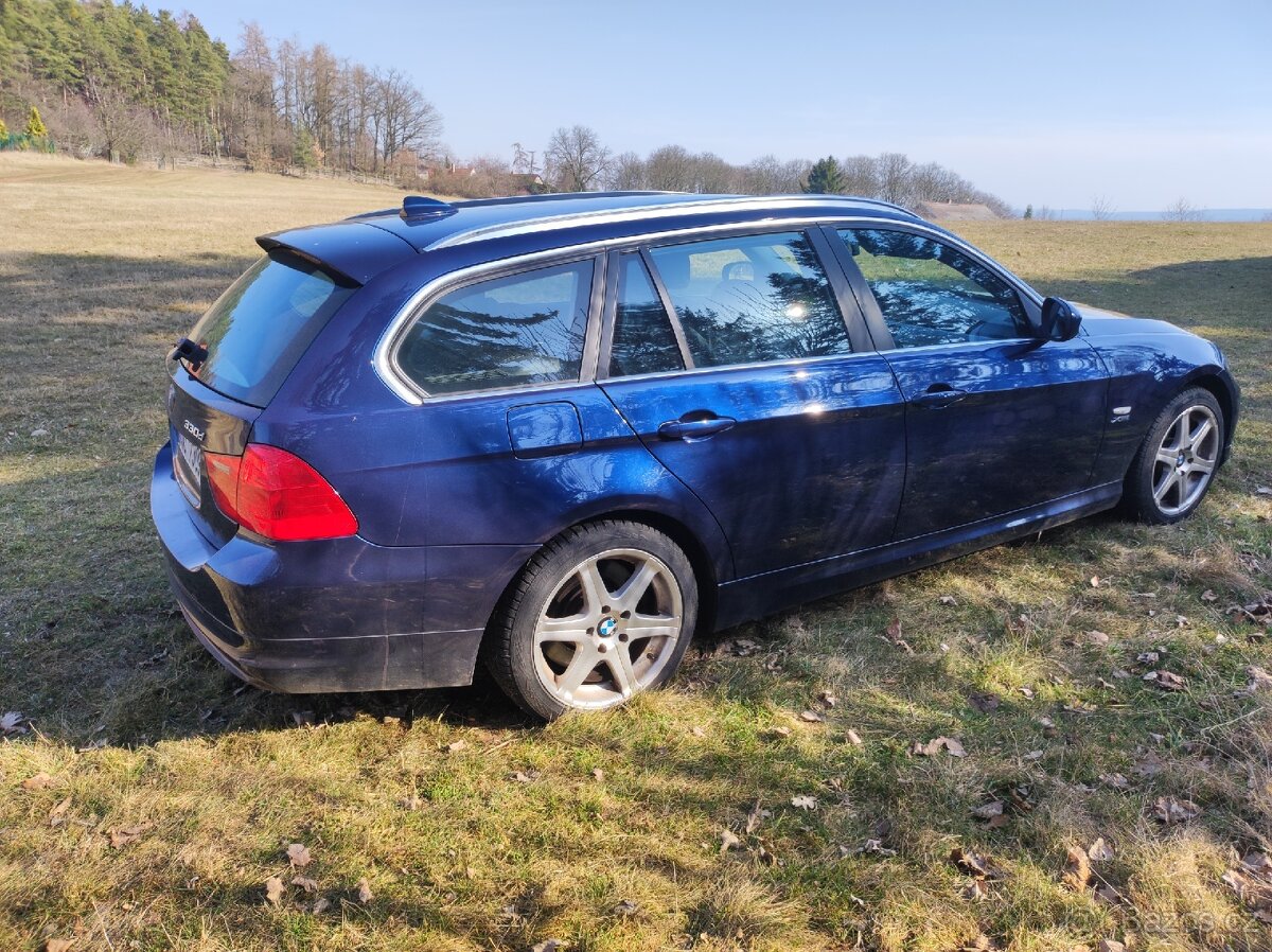 BMW 330 XD, rok 2012, manuál - 15
