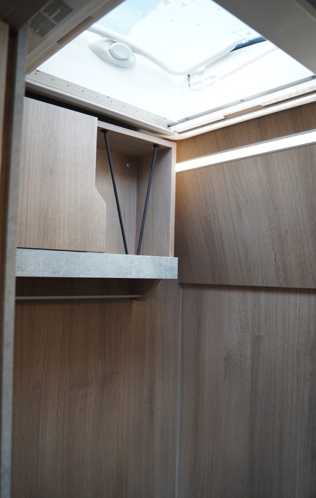 Robeta Womondo Sphinx sleva 231 000 Kč - 15