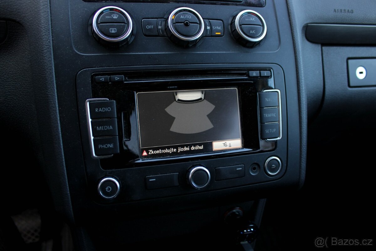 Volkswagen Touran 1.6 TDI DSG - 15