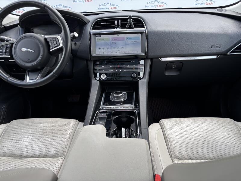 Jaguar F-Pace 2.0 AWD, 132kW,1.majitel, DPH - 15