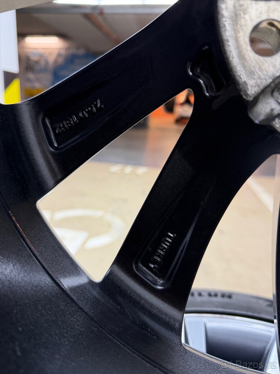 Prodám alu kola +letní pneu - 15