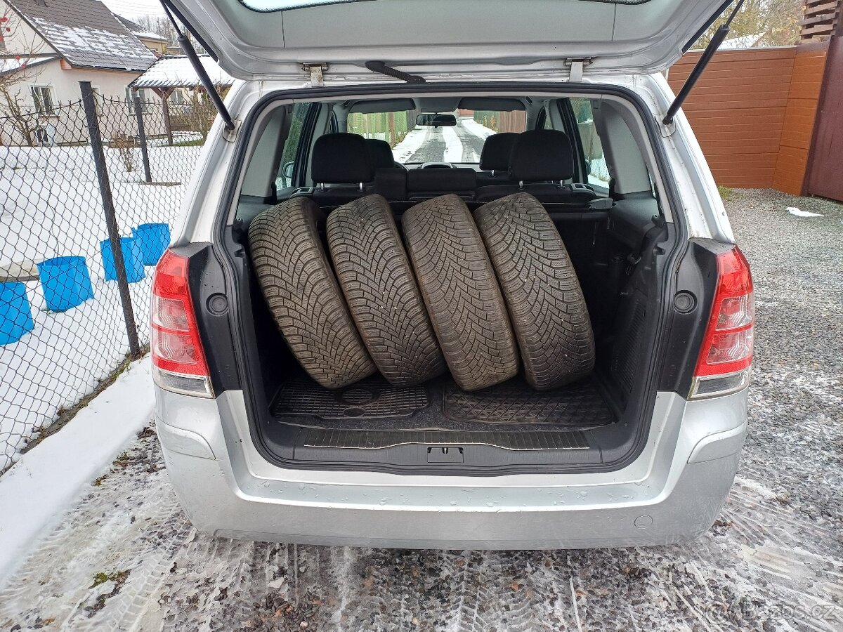 LPG ... 7 místné..Benzínová Opel Zafira 1.8 ... - 15