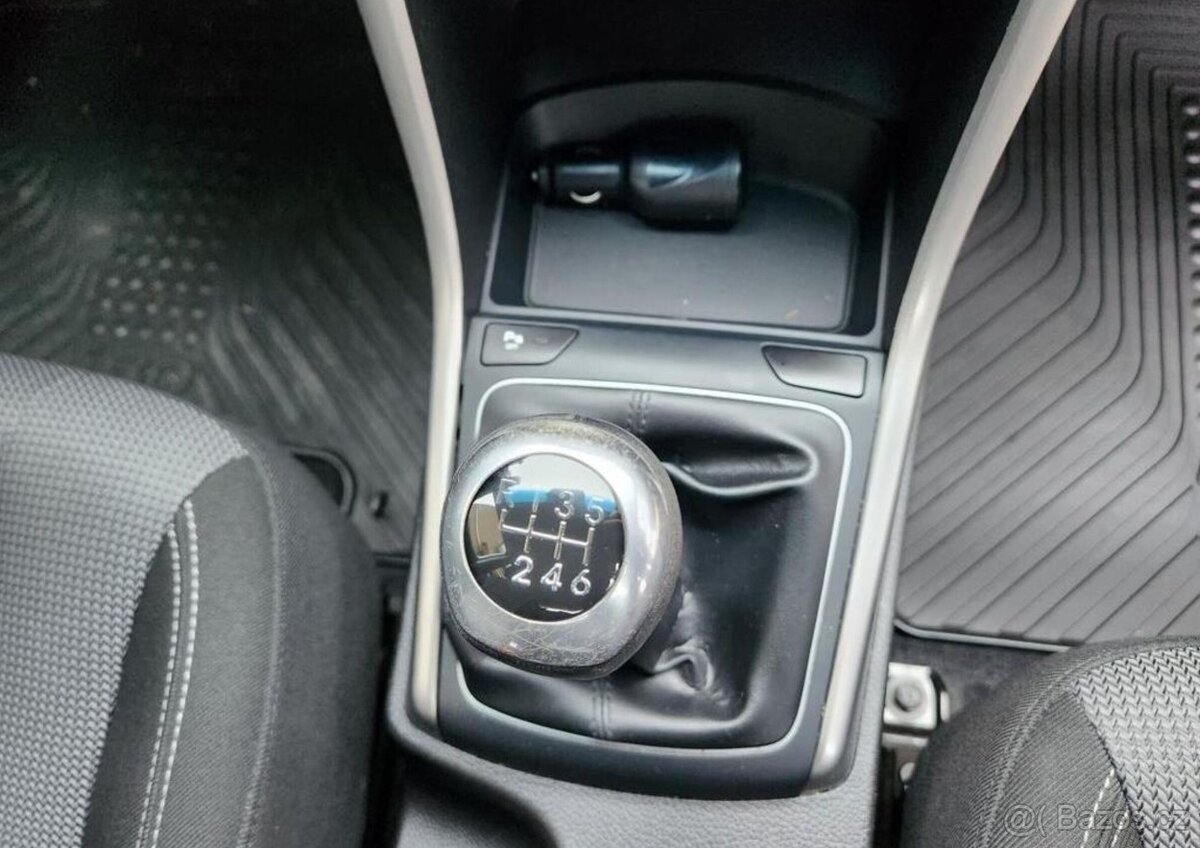 Hyundai i30 1.6-spotř.5l/100km - 15
