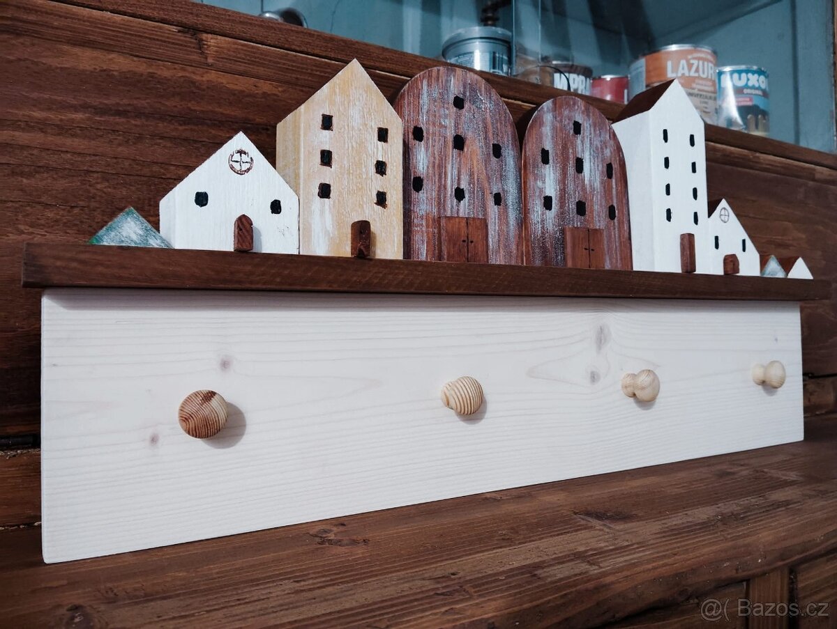 Věšáky, dekorace z masivu / Levně - 15