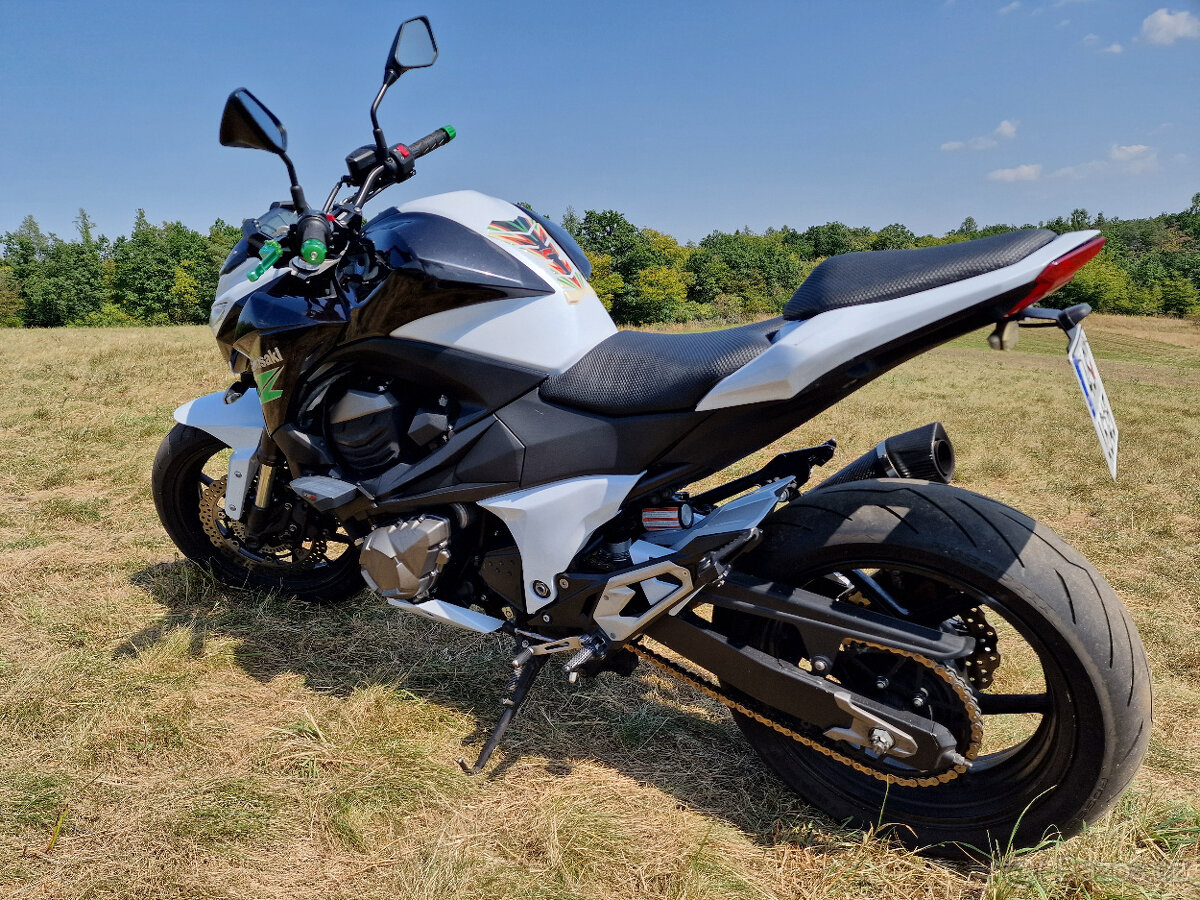 Kawasaki Z800E – 78 kW – bílá perleť + LeoVince – TOP stav - 15