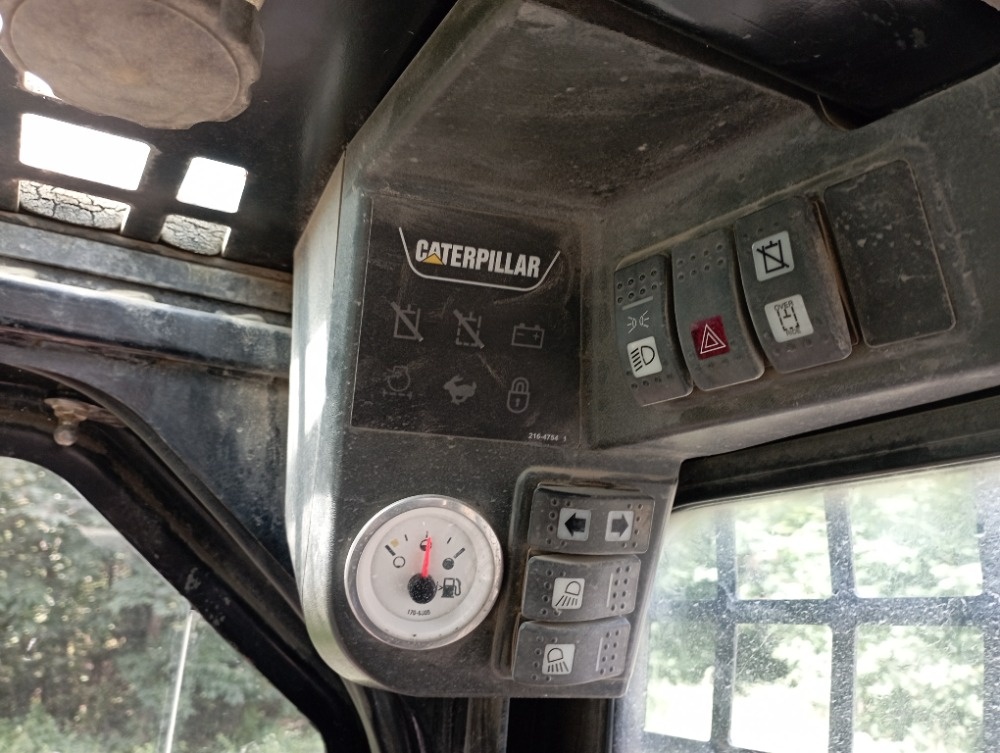 Prodám CATERPILLAR 242B - 15