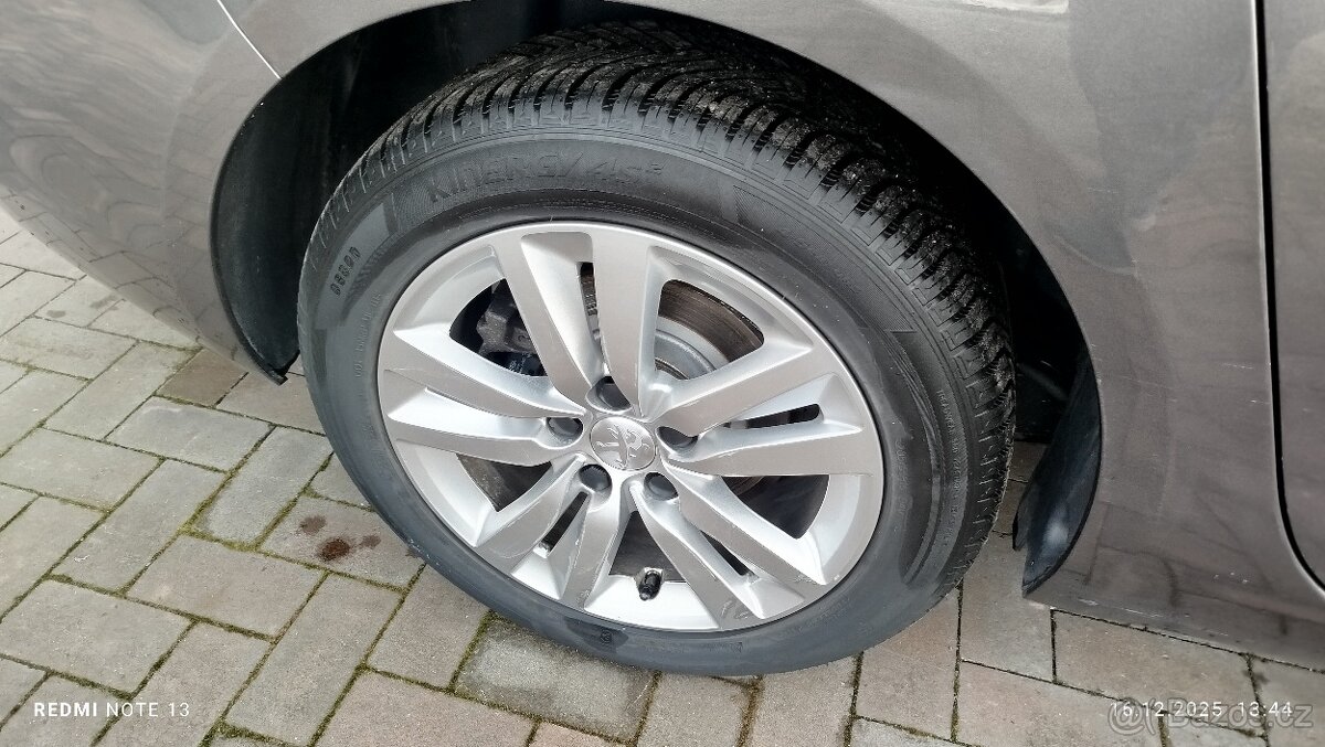 Peugeot 308 kombi 1.2 benzín, 2020 - 15