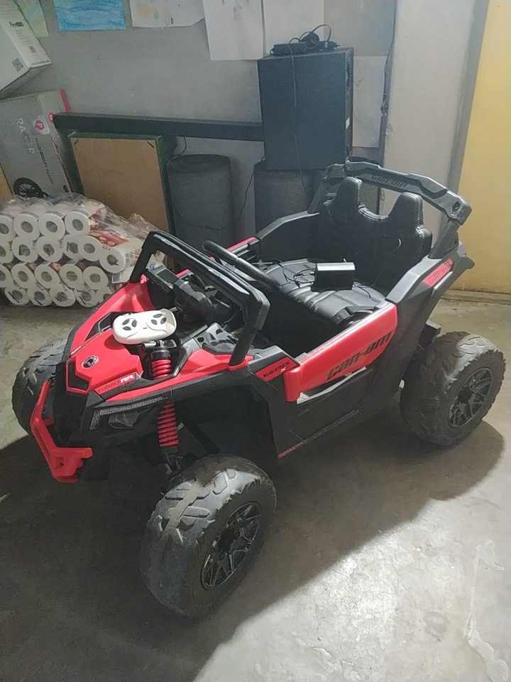 Elektrické autíčko CAN-AM Maverick
nová verze s baterií - 15