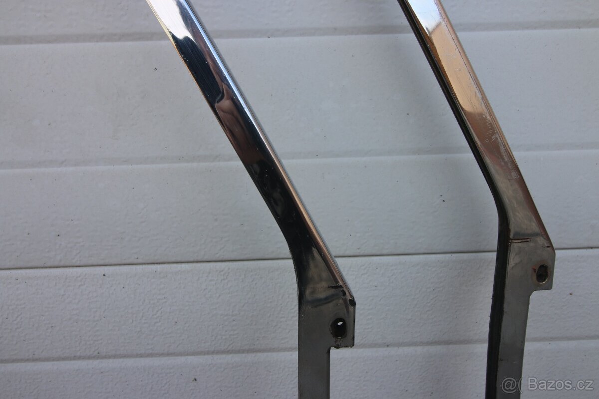 Tatra 603/1 - rámy oken předních dveří - 15