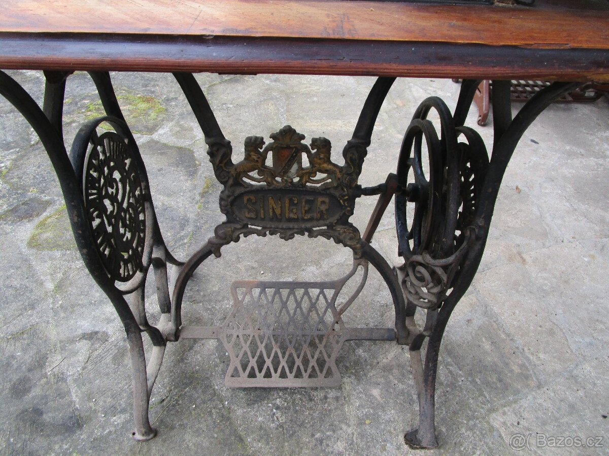 Šicí stroj SINGER , MINERVA - 15