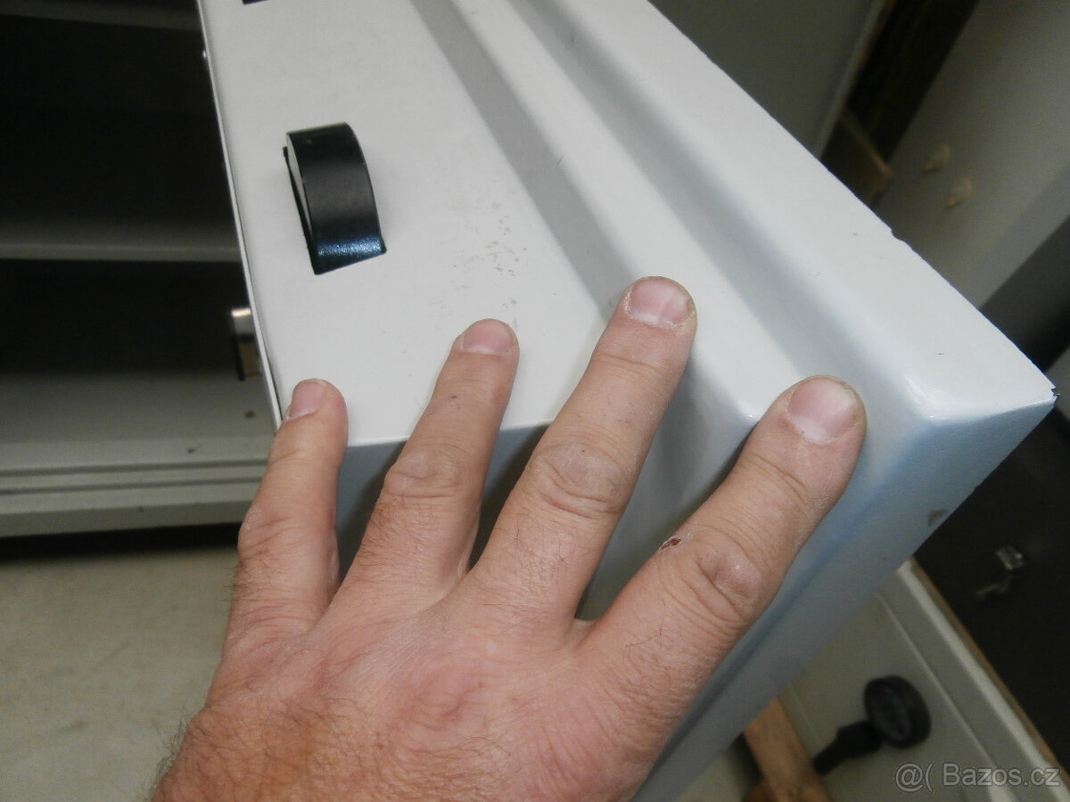 Trezor železobetonový bankovní za 12.000 kč - 15