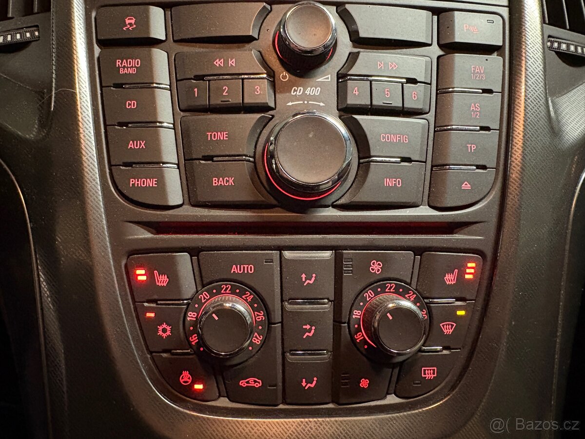 Opel Astra 1.7CDTI/92kw Xenony Výbava - 15