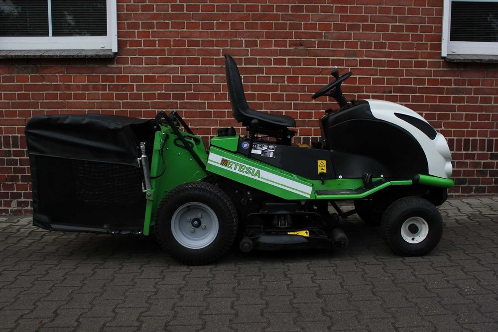 Profesionalni Traktor Etesie 100 - 15