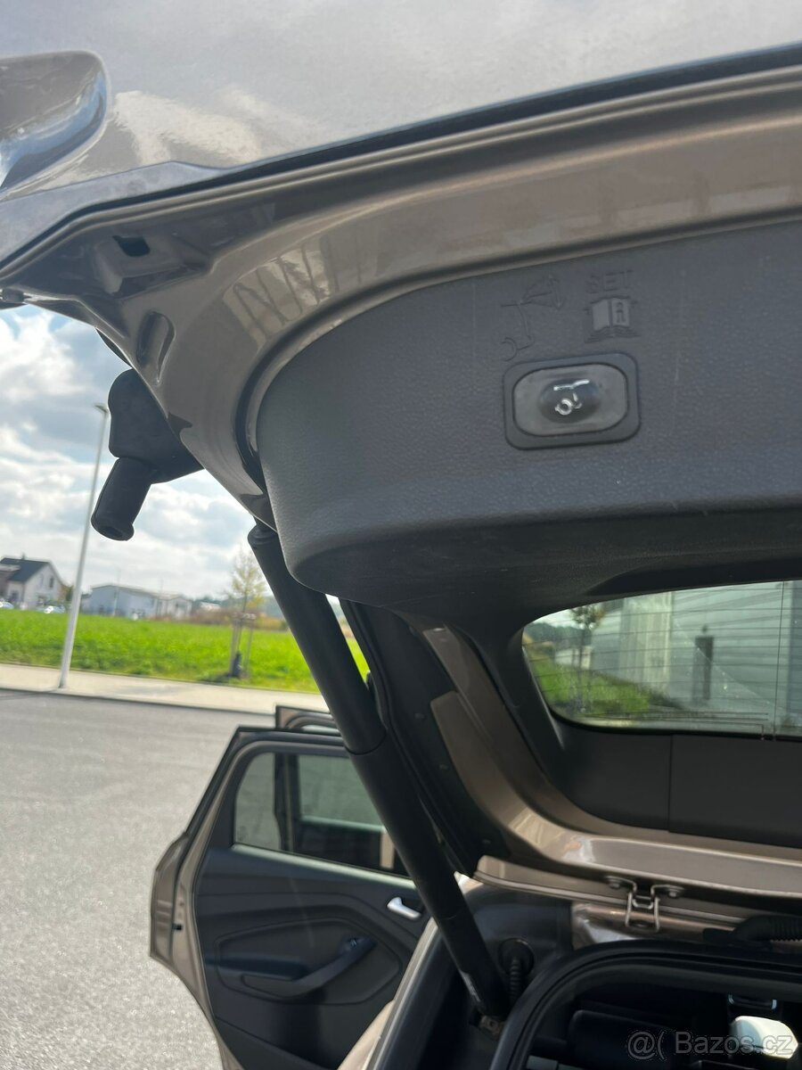 Ford Kuga ST-LINE - 15