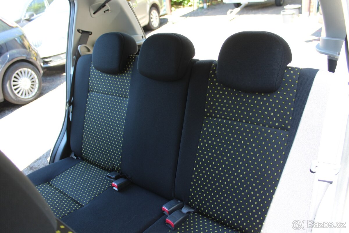 Daihatsu Sirion - 15