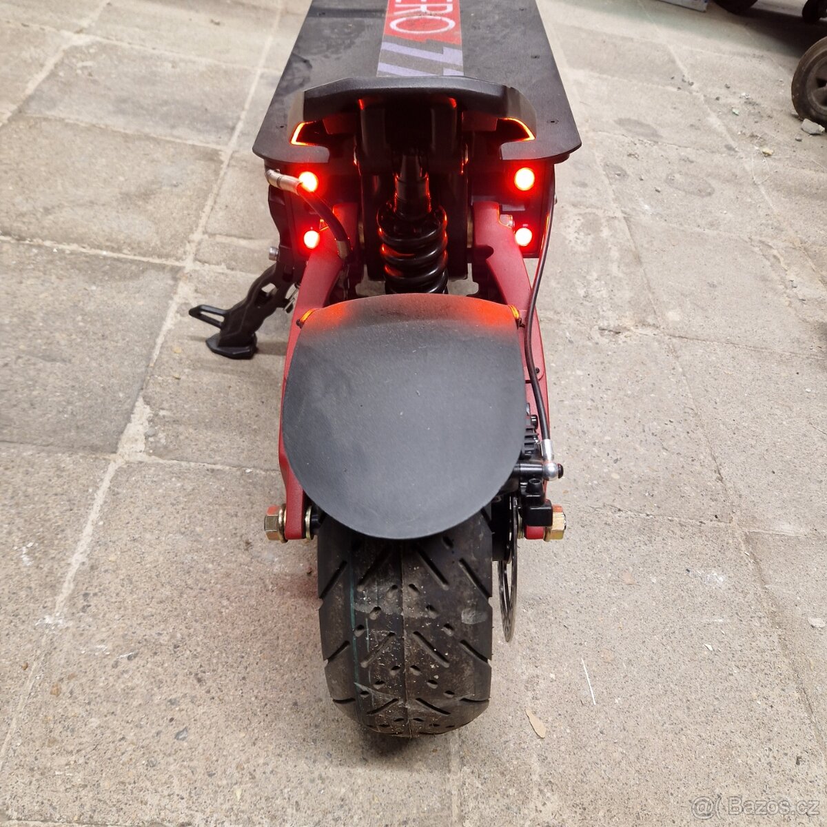 Nová elektrokoloběžka Zero 11X - 15