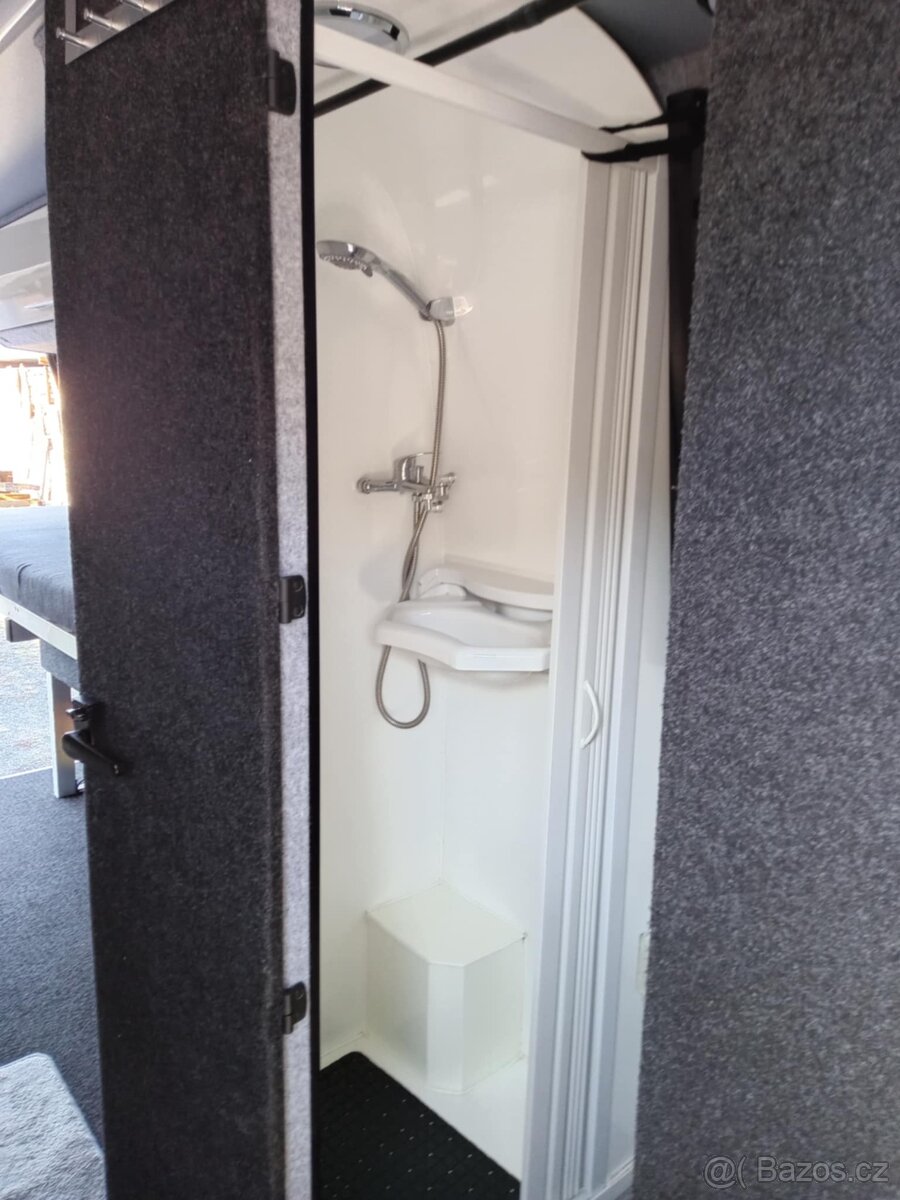 Obytný automobil IVECO Daily - 15