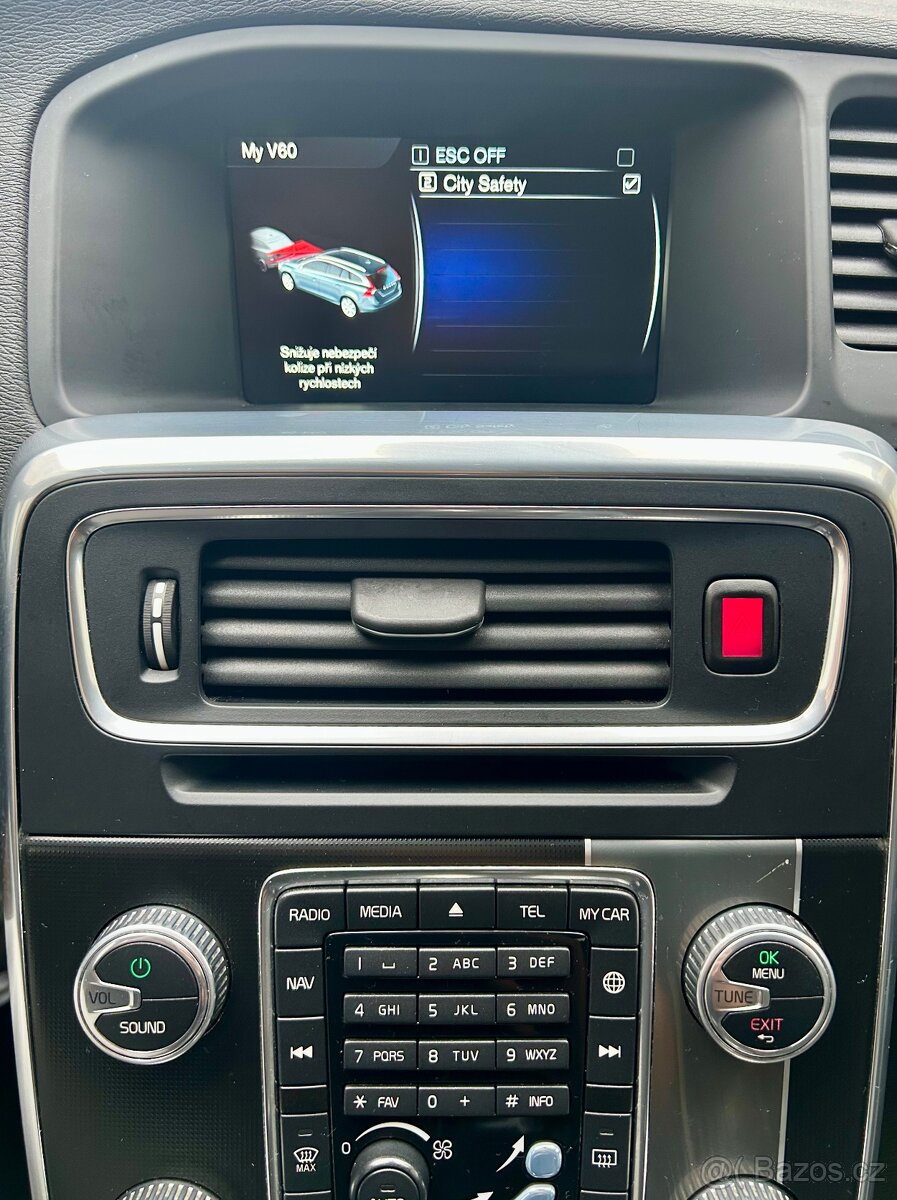 VOLVO V60 2.0D3 R-DESIGN-5VÁLCE-AUTOMAT-KUŽE-NAVI-COCKPIT - 15