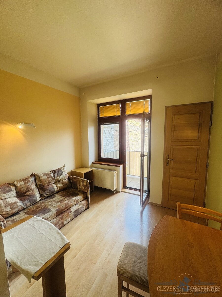 Pronájem zařízeného bytu 2+1 v Hradci Králové – Puškinova, 6 - 15