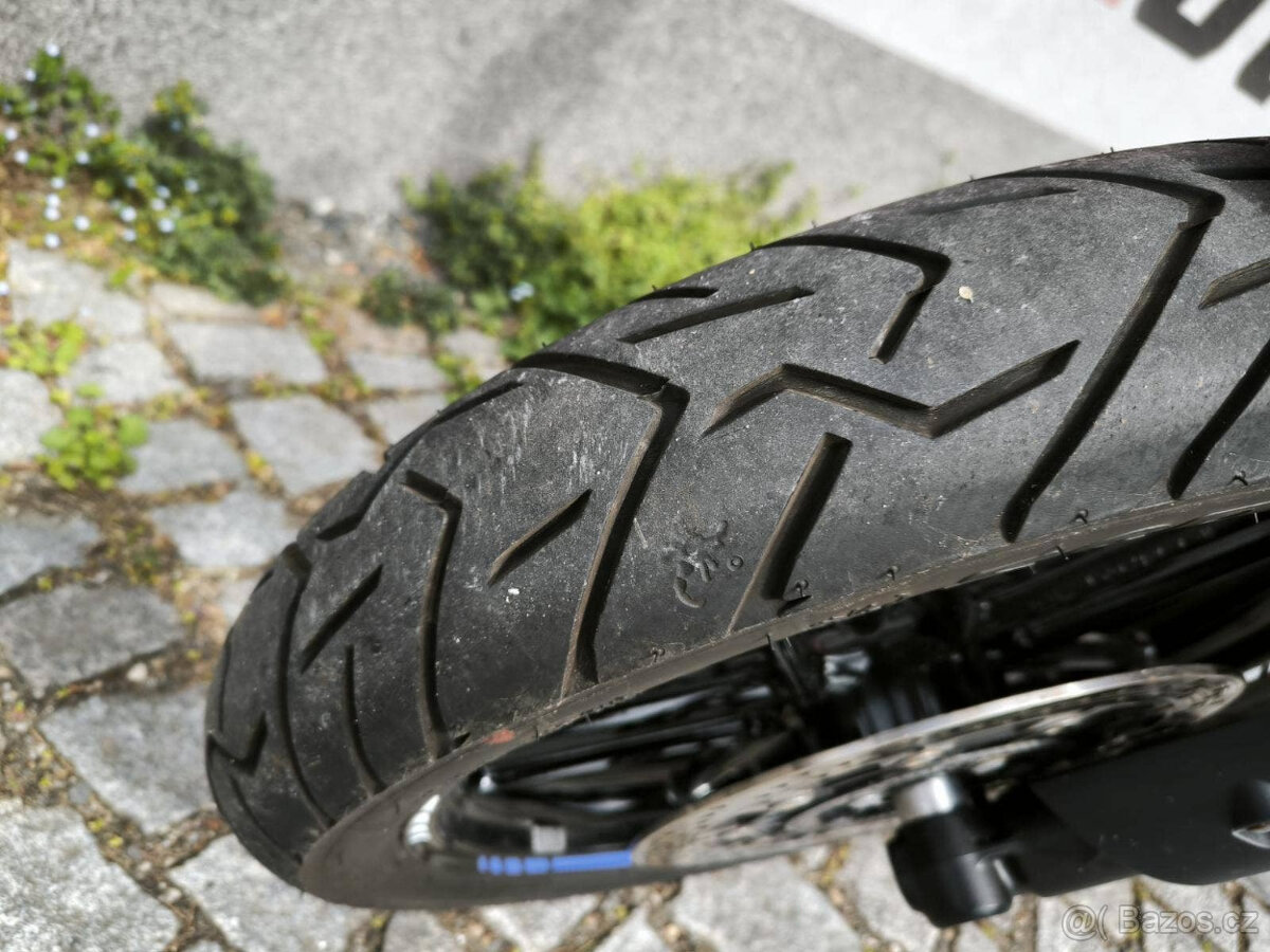 Triumph Tiger 800 XRX - 15