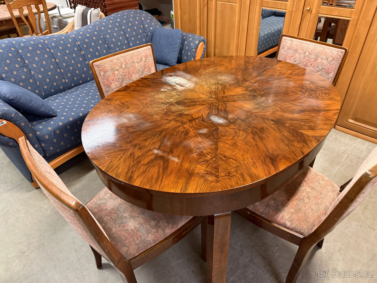 Rozkládací jídelní oválný stůl a čtyři židle - 15