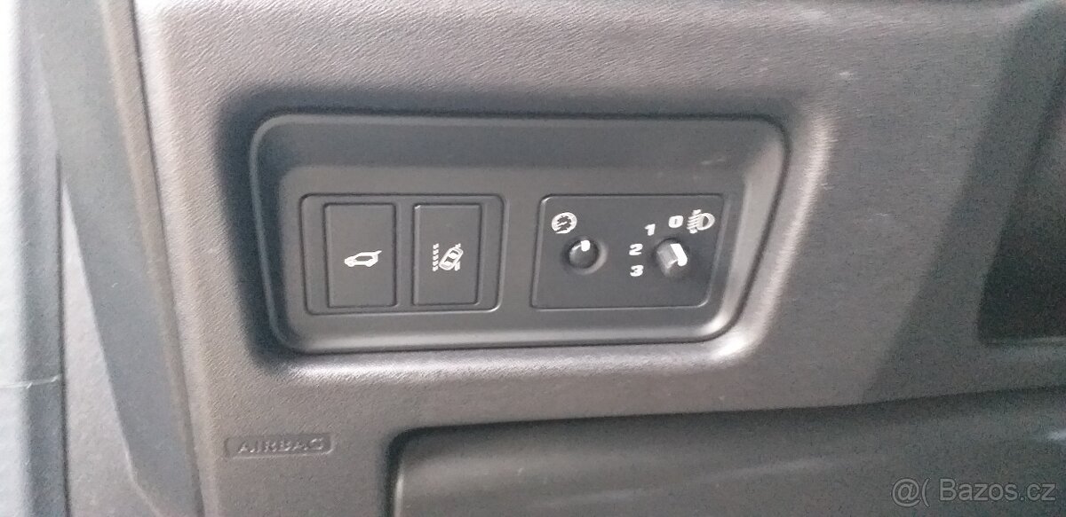 LAND ROVER DISCOVERY SPORT 4X4 - 15