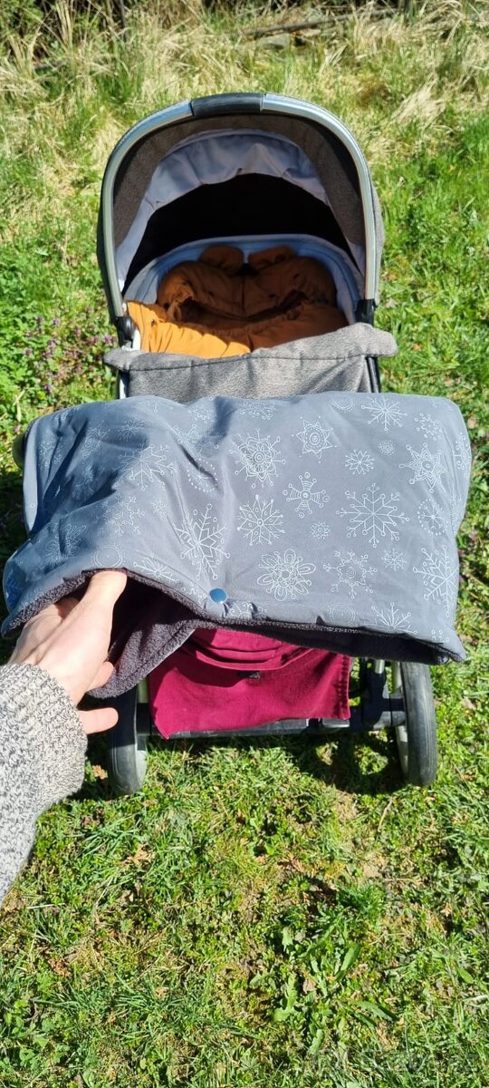 Multifunkční kočárek s četným příslušenstvím - 15