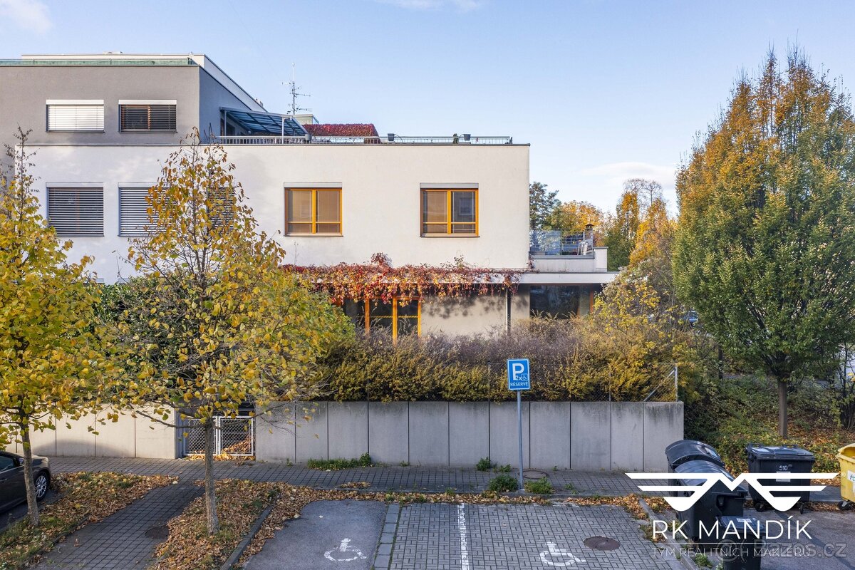 Prodej obchodního prostoru 90 m², Odolena Voda, ev.č. 700 - 15