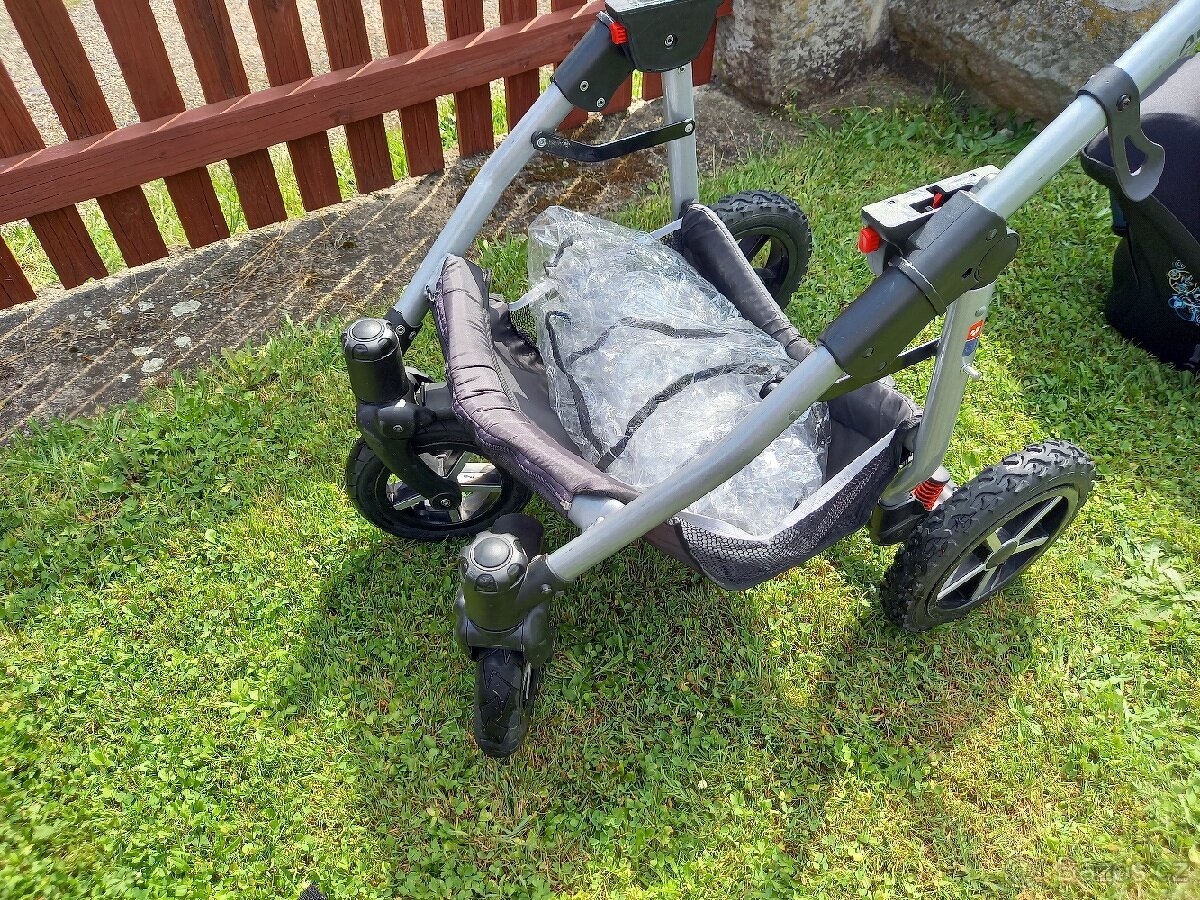 Kombinovaný kočárek Dorjan (vajíčko MaxiCosi se základnou) - 15