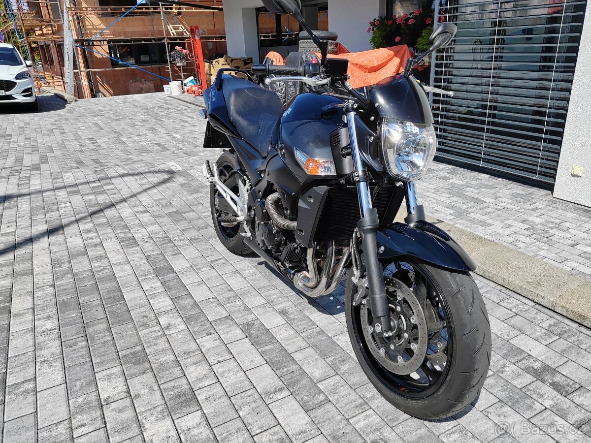 Suzuki gsr 600 - 15