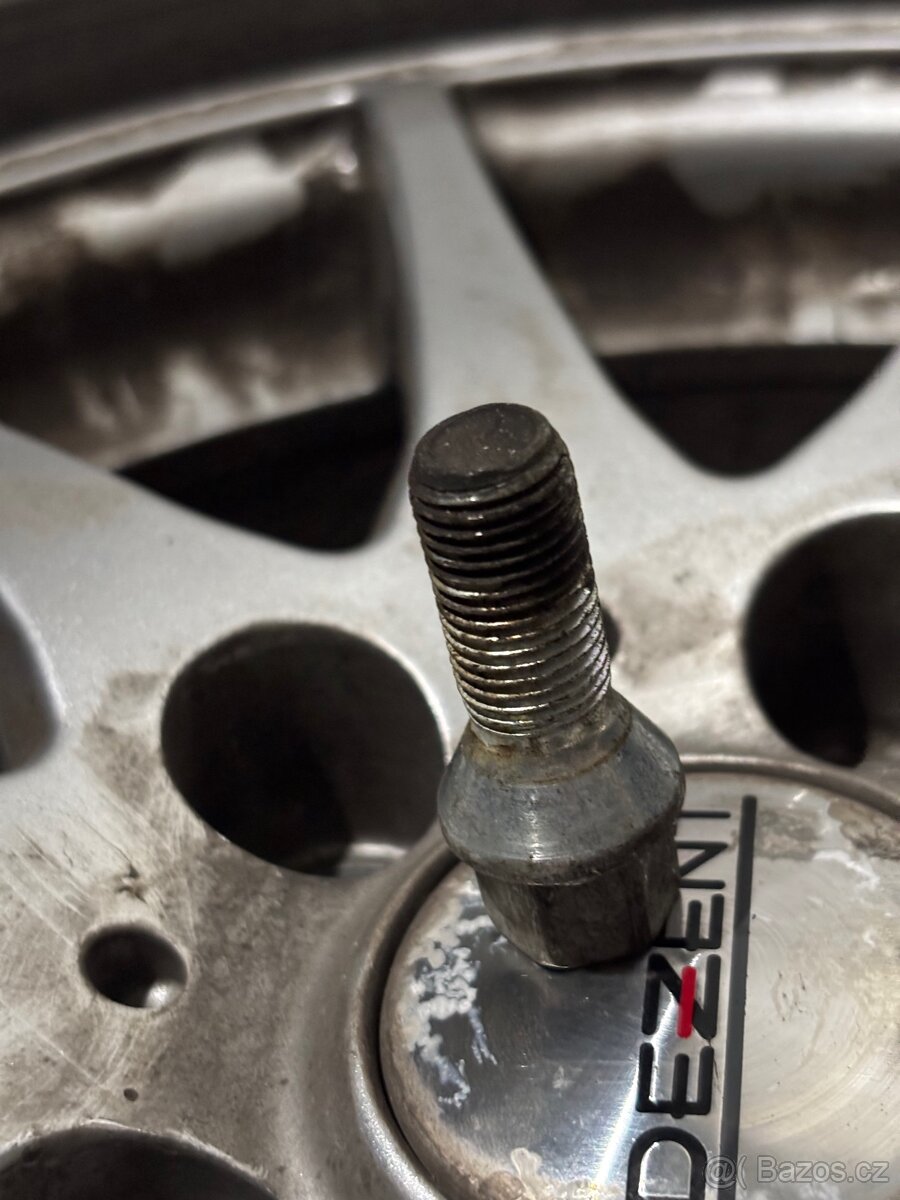 Ráfky i s pneumatikami - 15