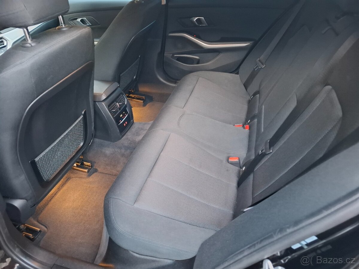 BMW Rad 3 Touring 318d mHEV AT - 15