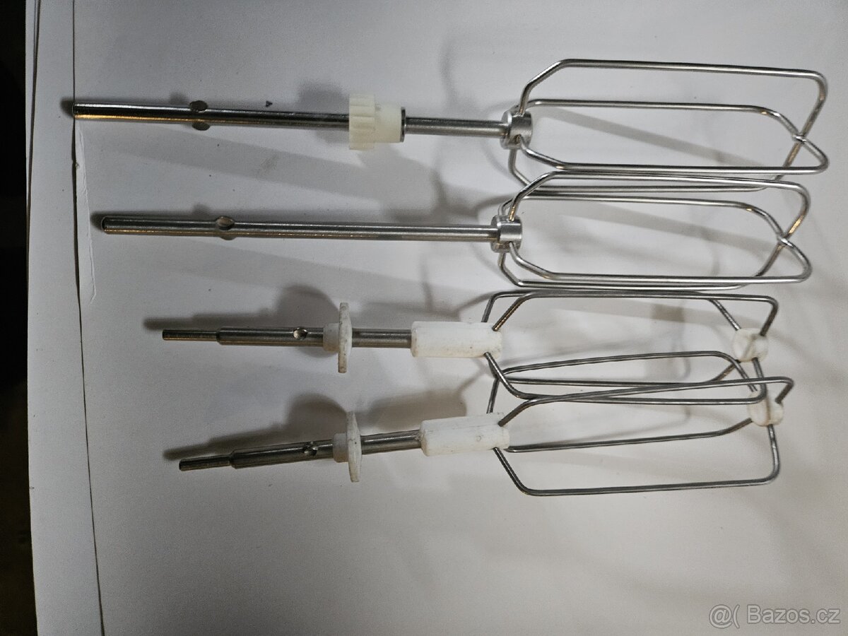 RÚZNÉ METLY A HÁKY - 15