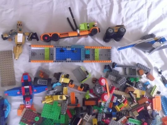 Velké množství Originální LEGO z různých Setů plus FIGURKY - 15