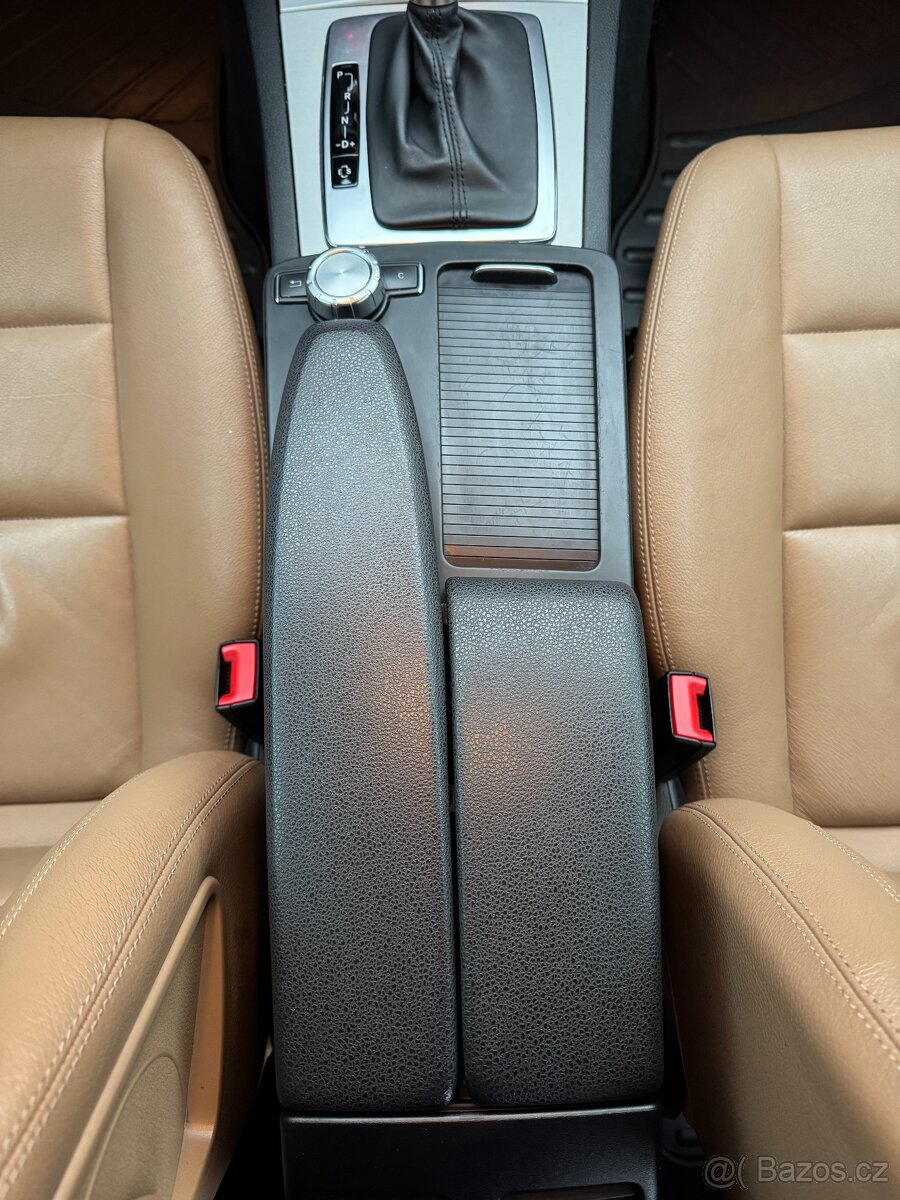 Mercedes-Benz С250, Avantgarde, couvací kamera - 15