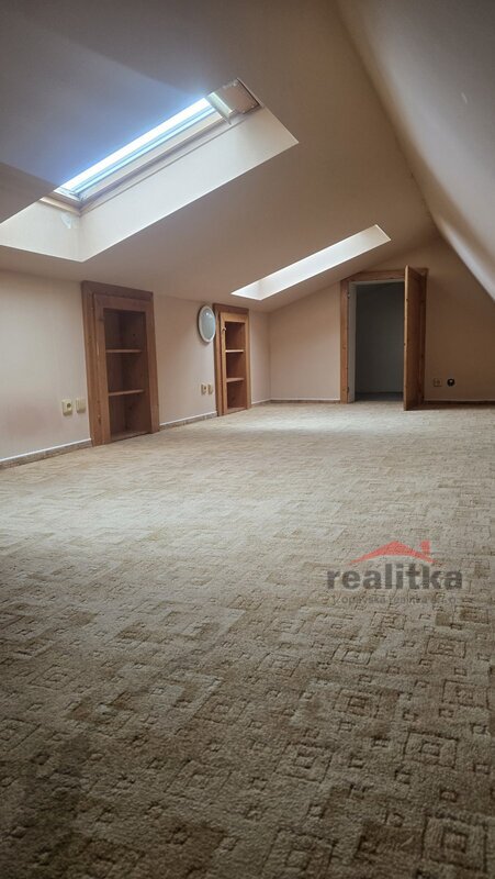 Pronájem bytu 3+kk 85m2, s terasou 15m2 a zahradou, Opava, u - 15