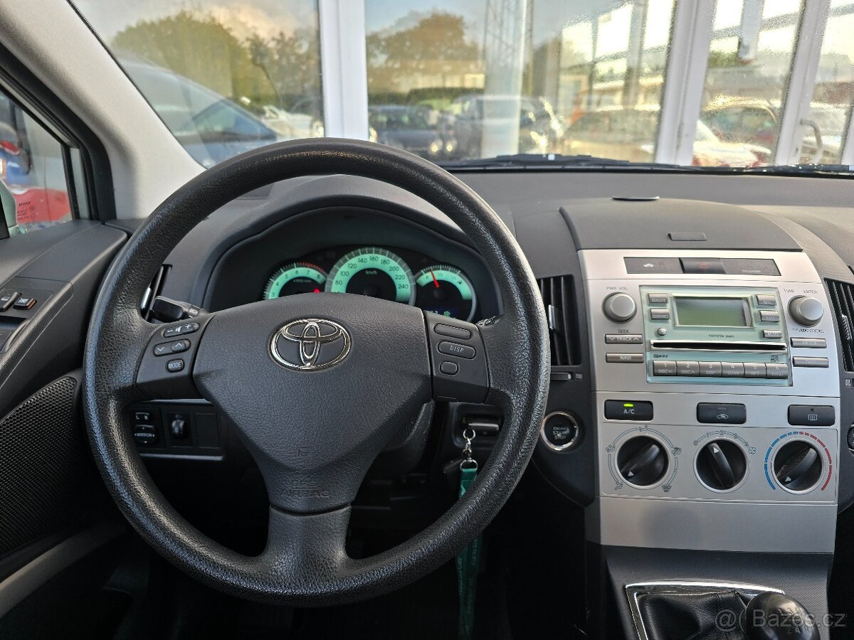 Toyota Corolla Verso, 1,8i serv.kniha 1.maj ČR - 15