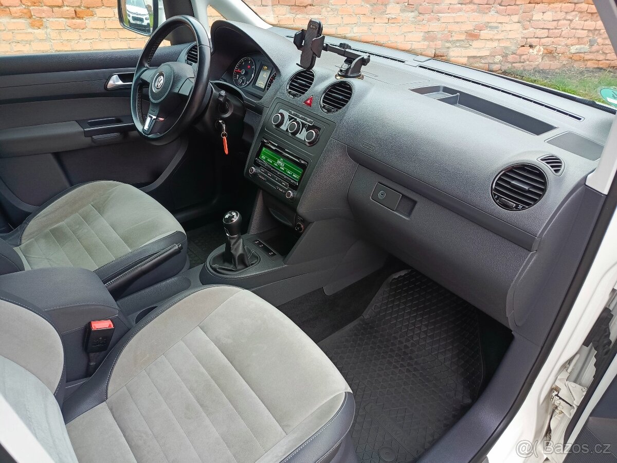 VOLKSWAGEN CADDY 1.6 TDI EDITION 30, najeto 164tisíc km - 15