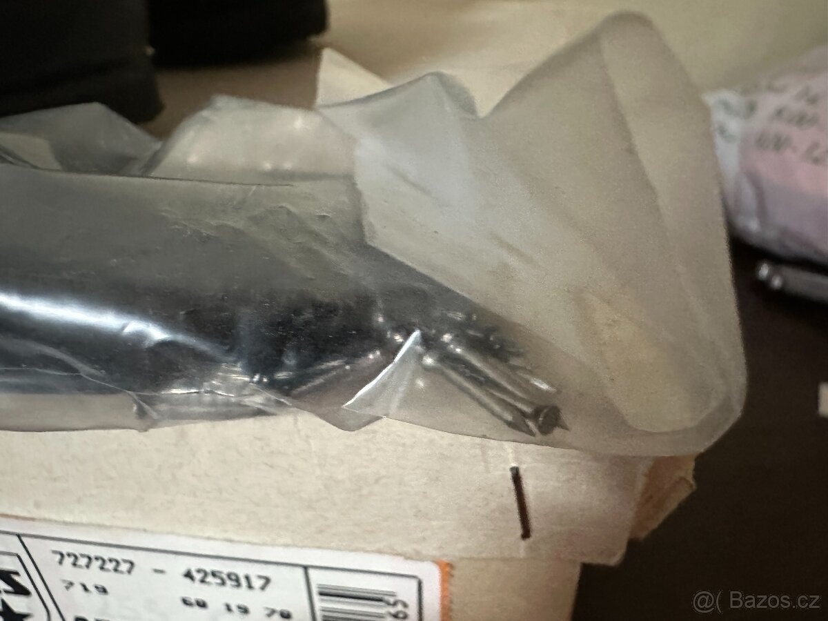 Botas tretry NOVÉ - 15