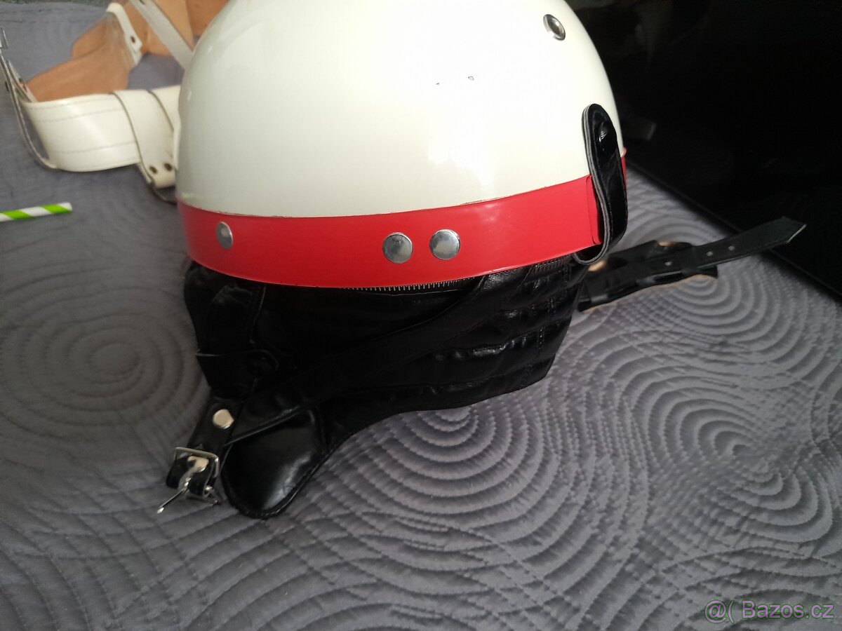 Stará policejní přilba VB, SNB, + Opasek - 15